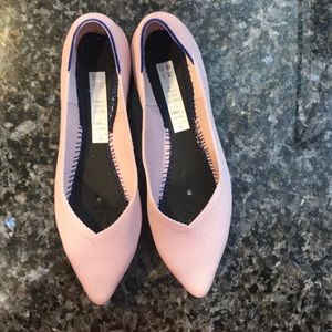 Rothy’s point in pink